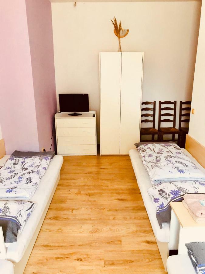 Restaurace Penzion Pod Sumarnikem Tvarozna Lhota Ngoại thất bức ảnh
