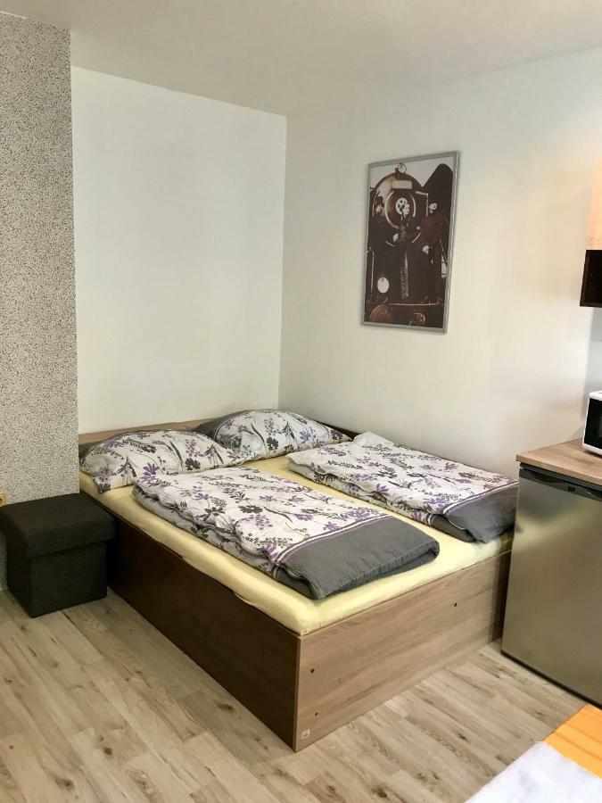 Restaurace Penzion Pod Sumarnikem Tvarozna Lhota Ngoại thất bức ảnh