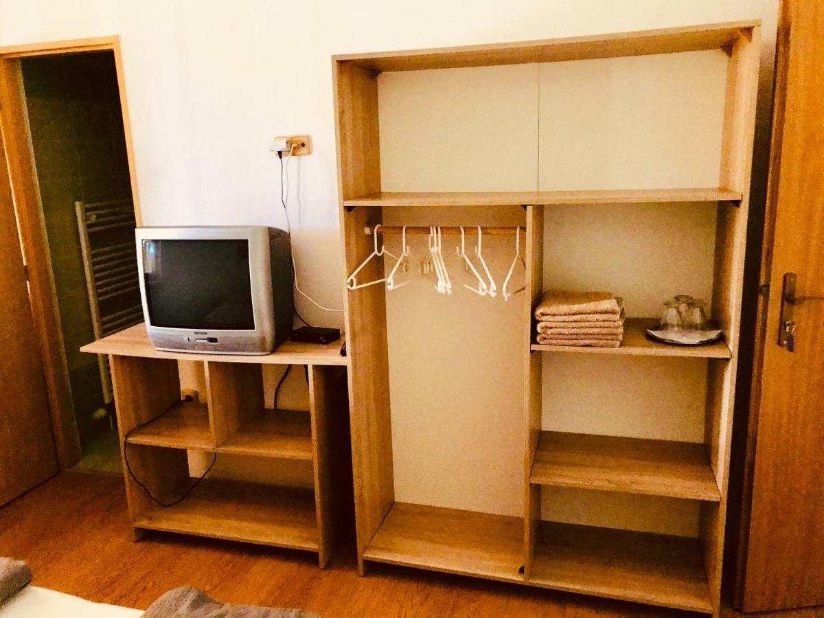 Restaurace Penzion Pod Sumarnikem Tvarozna Lhota Ngoại thất bức ảnh
